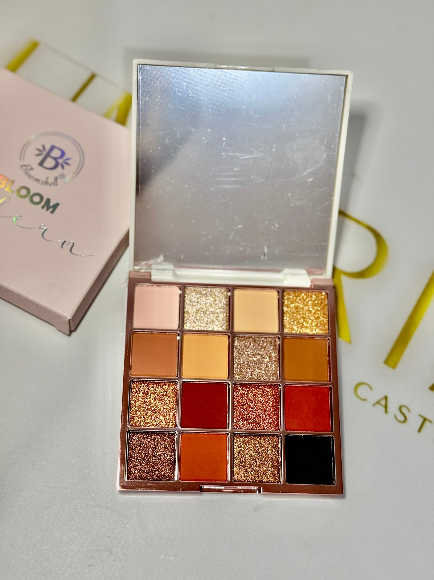 Paleta de sombras Bloom Modern Bloomshell