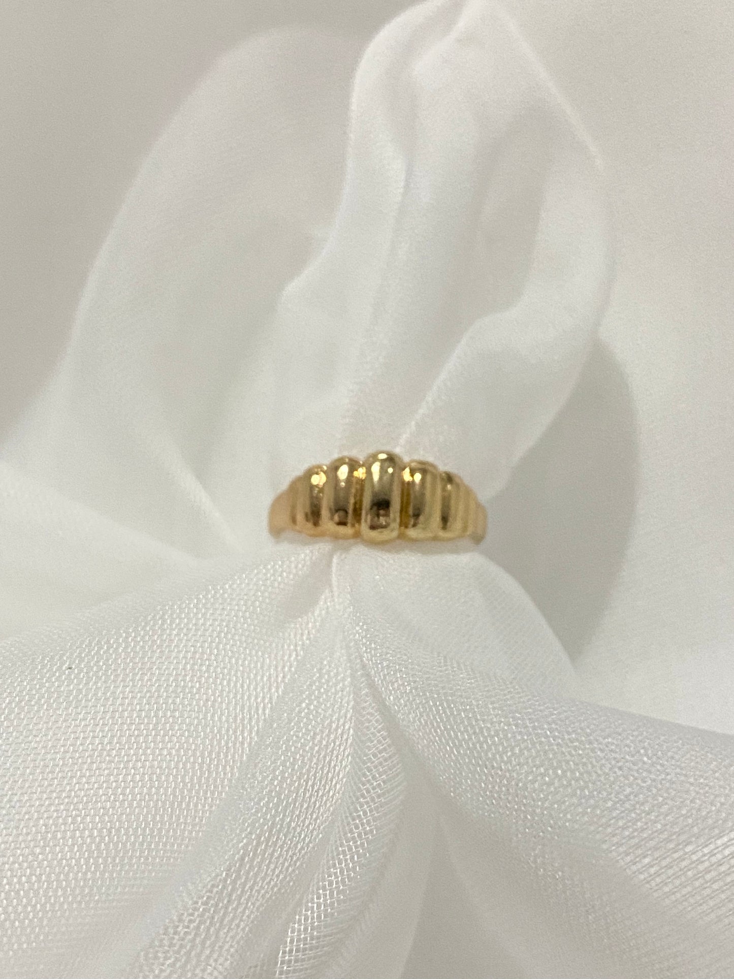 Anillo dorado Grande