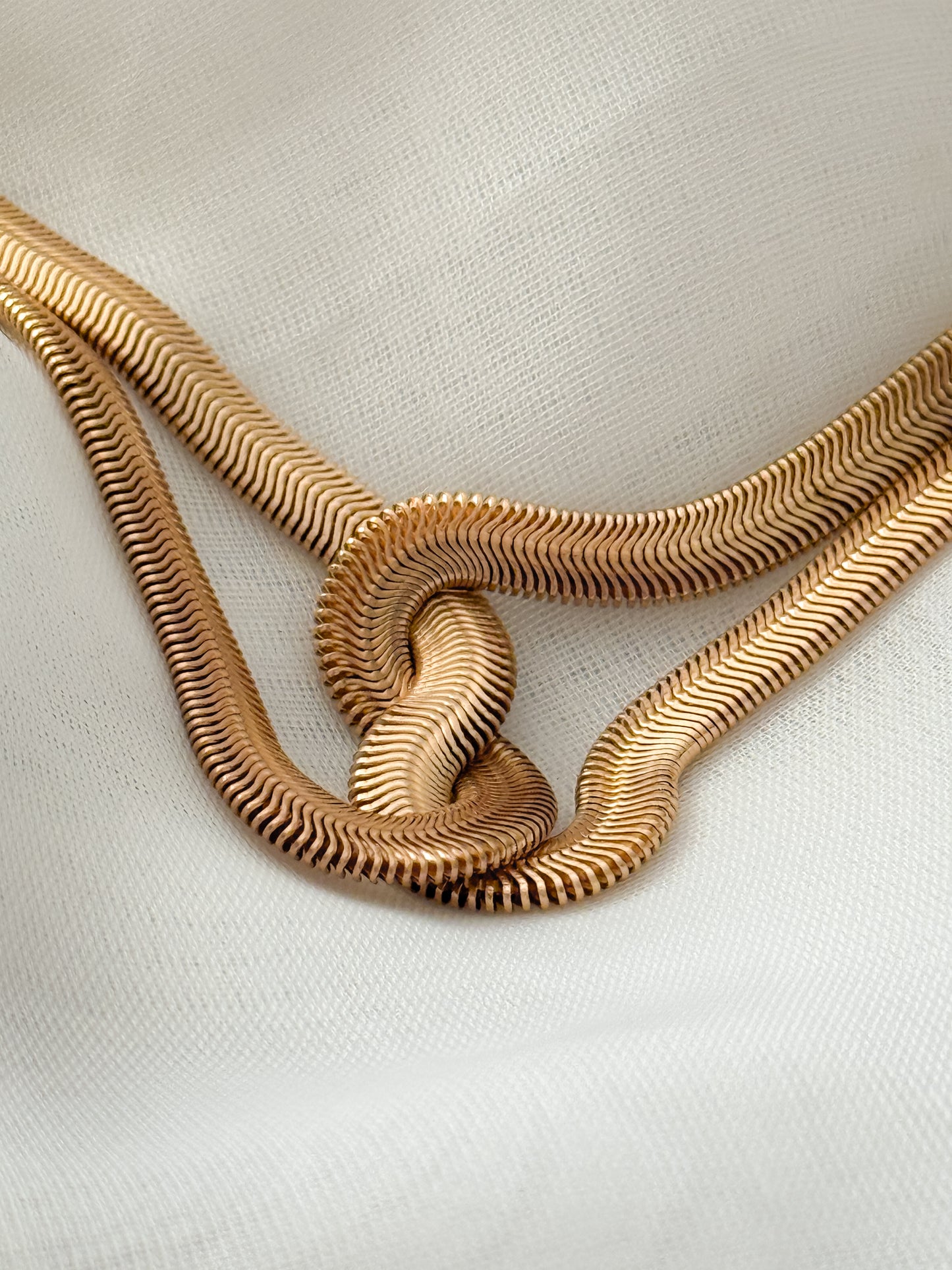 Cadena Nudo - Serpiente Dorada