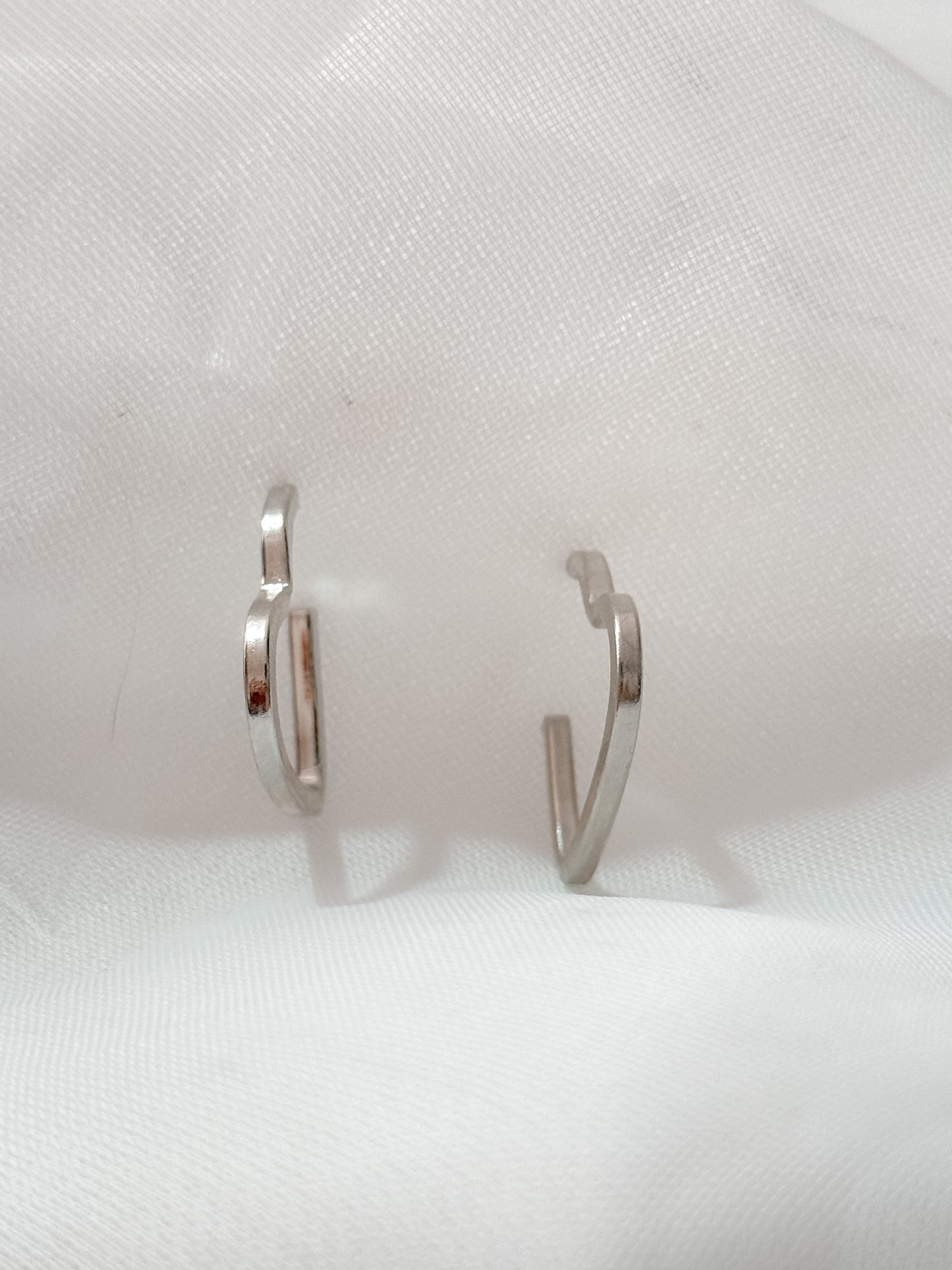 Aretes Corazón Plateados